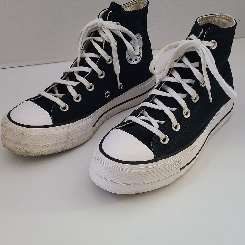 Converse Chuck Taylor Platform in Black Canvas